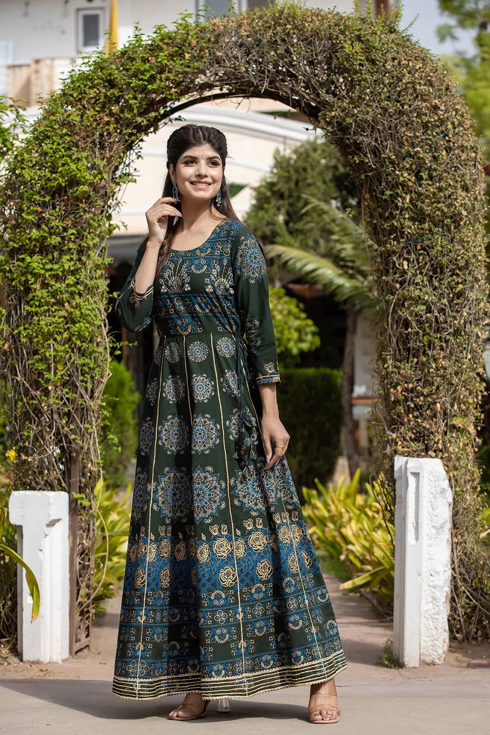 Green Floral Gold Printed Ethnic Gown (Pack Of 1)