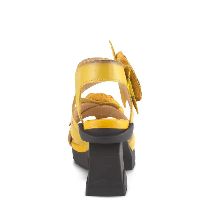 L'ARTISTE SHELLY ANKLE STRAP SANDAL