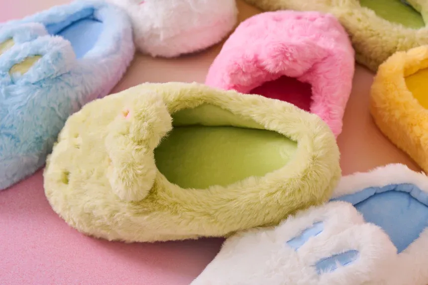 NEWJEANS X LINE FRIENDS© OFFICIAL MERCHANDISE BUNINI PLUSH HOUSE SLIPPERS