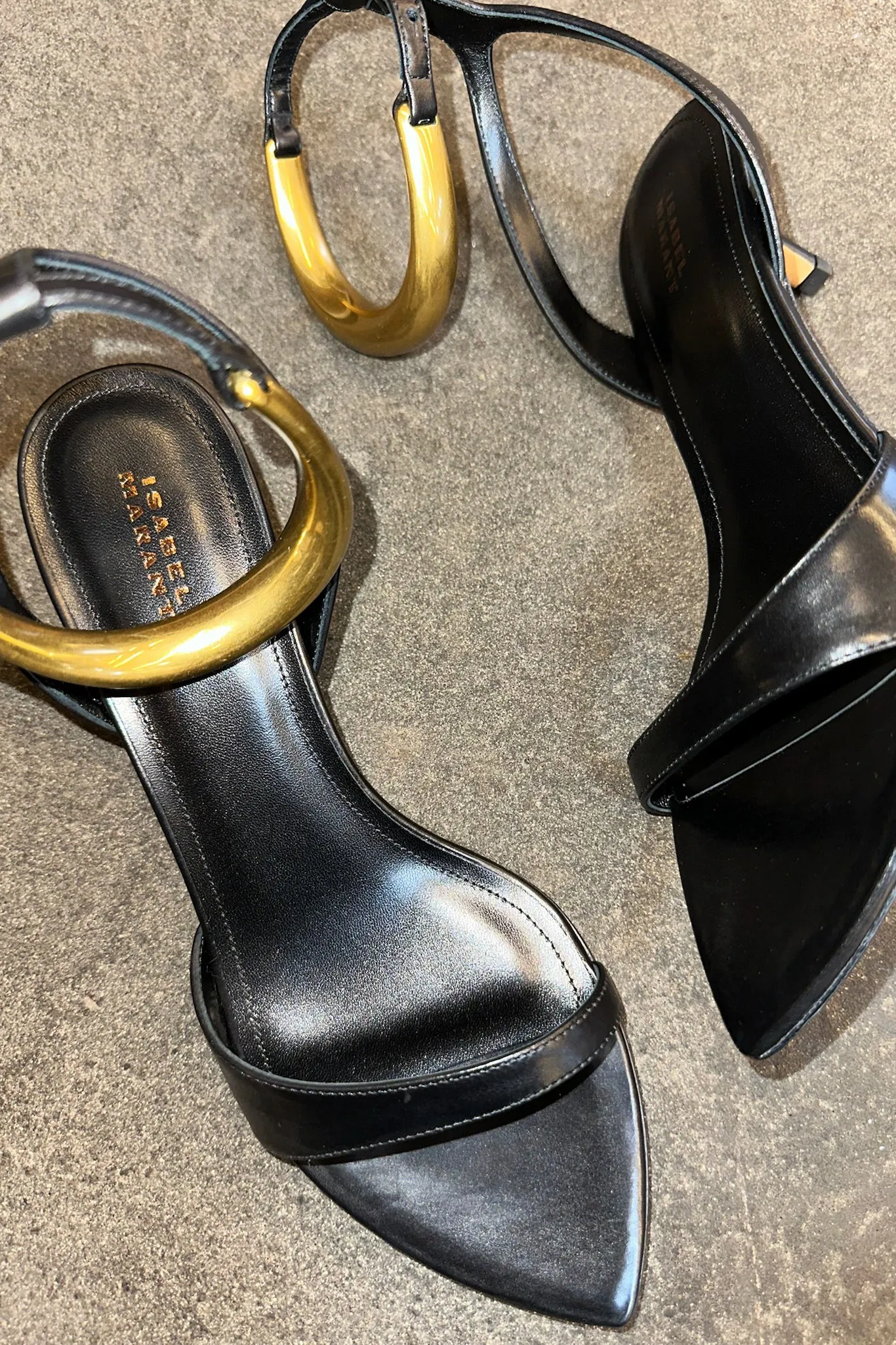 Sandale Alziry in Schwarz/Gold