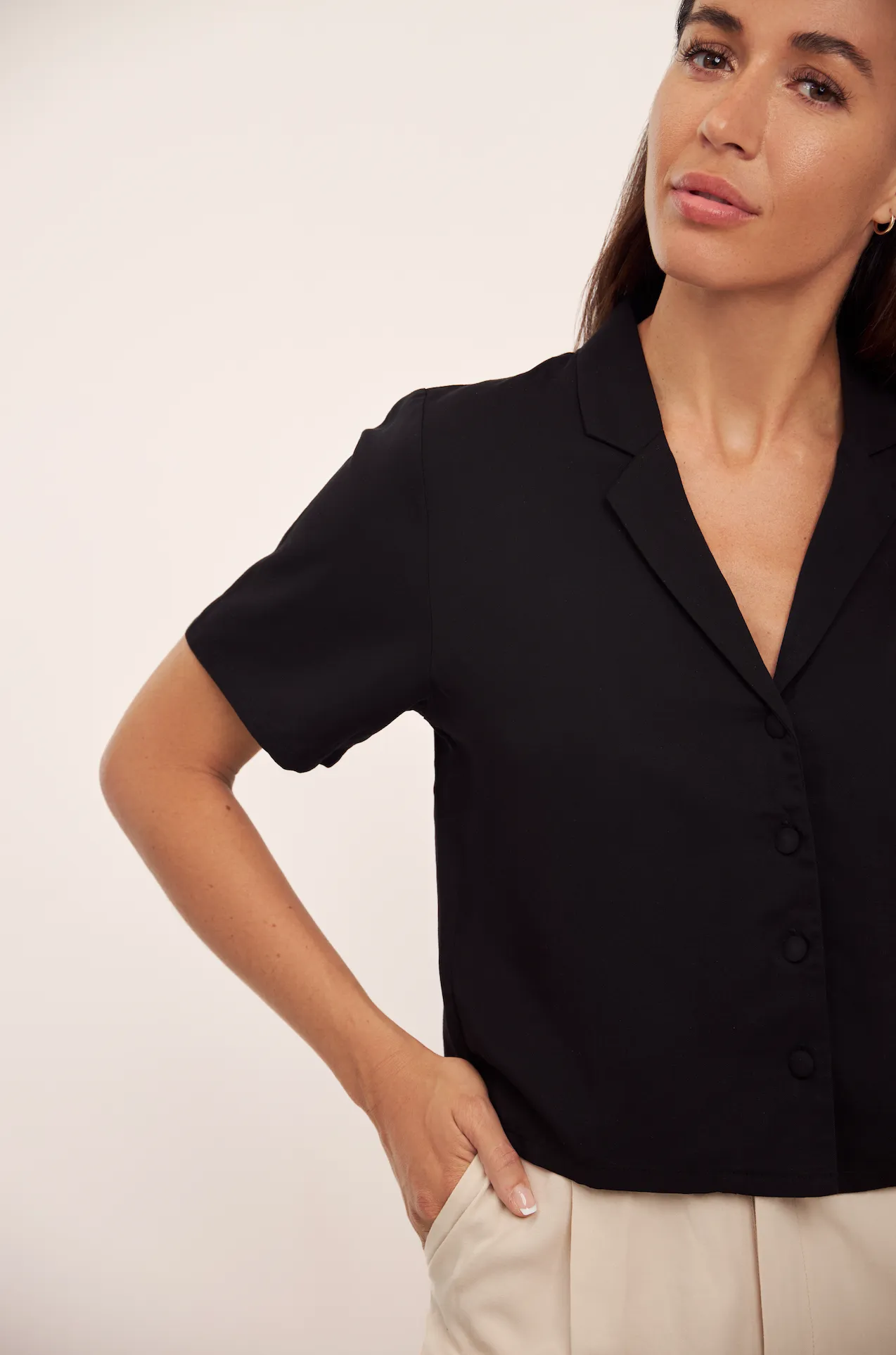 The Billie Cropped Shirt - Black