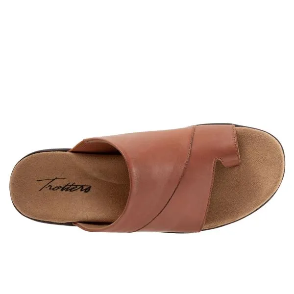 Trotters Women's Regina Sandals Luggage