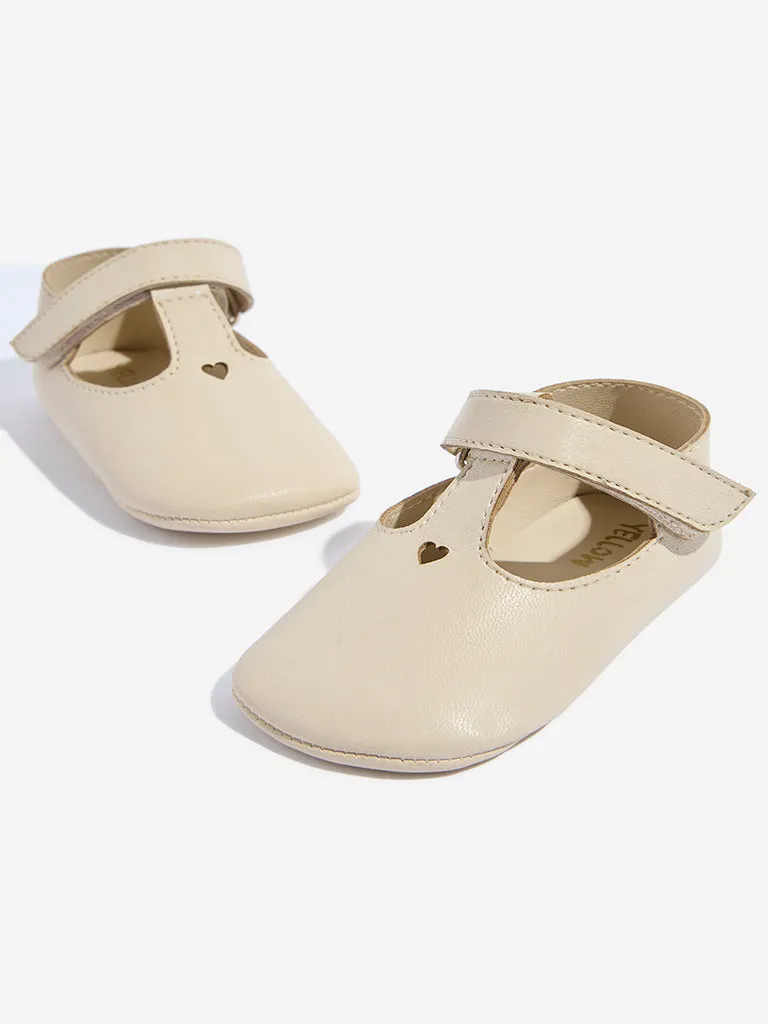 Yellow Light Beige Heart Design Shoes